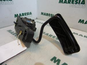 Gebruikte Gaspedaalpositie Sensor Renault Espace (JK) 3.0 dCi V6 24V Prijs € 40,00 Margeregeling aangeboden door Maresia Parts