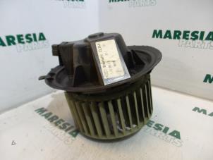 Gebruikte Chaufage Ventilatiemotor Alfa Romeo 145 (930A) 2.0 Twin Spark 16V QV Prijs € 25,00 Margeregeling aangeboden door Maresia Parts