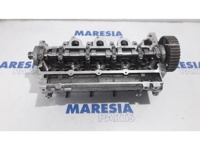 Gebruikte Cilinderkop Renault Grand Scénic III (JZ) 1.5 dCi 110 Prijs € 367,50 Margeregeling aangeboden door Maresia Parts