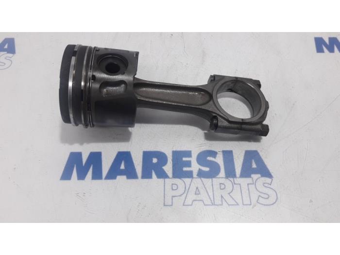 Gebruikte Zuiger Peugeot Expert (G9) 2.0 HDi 120 Prijs € 75,00 Margeregeling aangeboden door Maresia Parts
