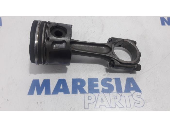 Gebruikte Zuiger Peugeot Expert (G9) 2.0 HDi 120 Prijs € 75,00 Margeregeling aangeboden door Maresia Parts