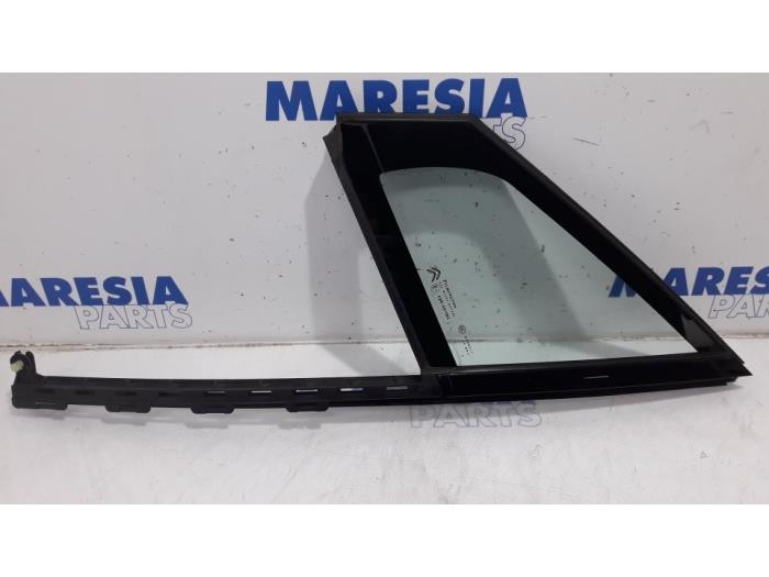 Driehoeks Ruit links-voor van een Citroën DS4 (NX) 1.6 16V VTi 120 2012