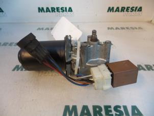 Gebruikte Ruitenwissermotor voor Fiat Multipla (186) 1.9 JTD 110 Prijs € 48,40 Inclusief btw aangeboden door Maresia Parts