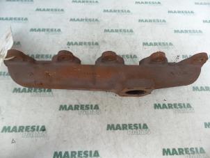 Gebruikte Uitlaatspruitstuk Peugeot 207/207+ (WA/WC/WM) 1.6 HDi 16V Prijs € 24,95 Margeregeling aangeboden door Maresia Parts