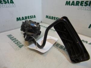 Gebruikte Sensor Gaspedaalpositie Renault Espace (JK) 2.2 dCi 150 16V Grand Espace Prijs € 29,99 Margeregeling aangeboden door Maresia Parts