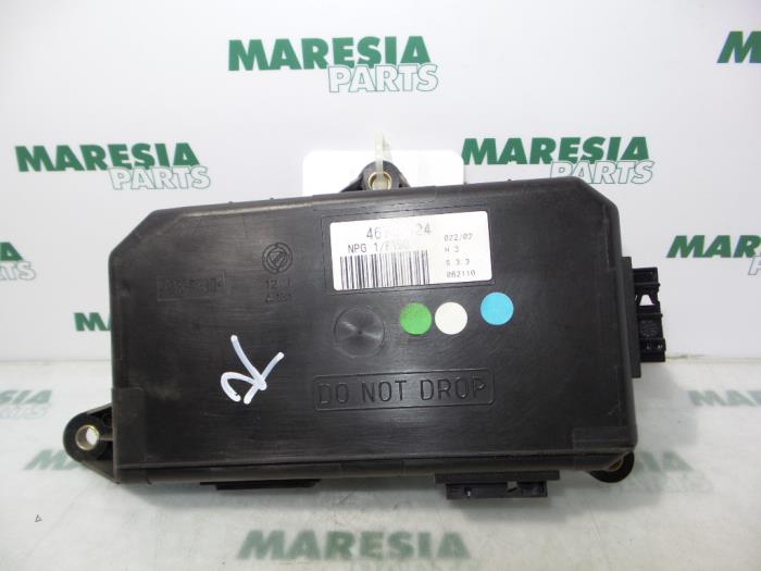 Gebruikte Computer Diversen Fiat Stilo (192A/B) 1.2 16V 3-Drs. Prijs € 35,00 Margeregeling aangeboden door Maresia Parts
