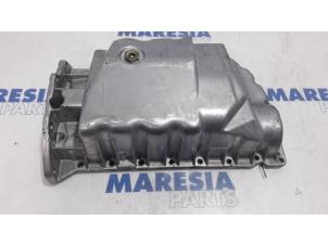 Gebruikte Carterpan Renault Espace (JE) 2.0i RTE,RXE Prijs € 50,00 Margeregeling aangeboden door Maresia Parts