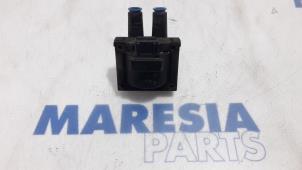 Gebruikte Bobine Renault Espace (JE) 2.0i RTE,RXE Prijs € 15,00 Margeregeling aangeboden door Maresia Parts