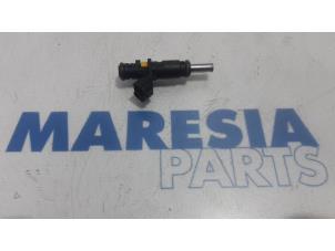 Gebruikte Injector (benzine injectie) Citroen C3 Picasso (SH) 1.4 16V VTI 95 Prijs € 20,00 Margeregeling aangeboden door Maresia Parts