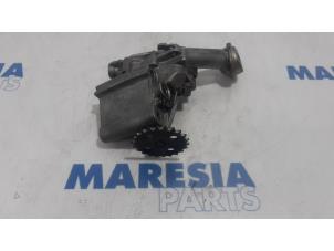 Gebruikte Oliepomp Renault Megane III Grandtour (KZ) 1.5 dCi 110 Prijs € 50,00 Margeregeling aangeboden door Maresia Parts