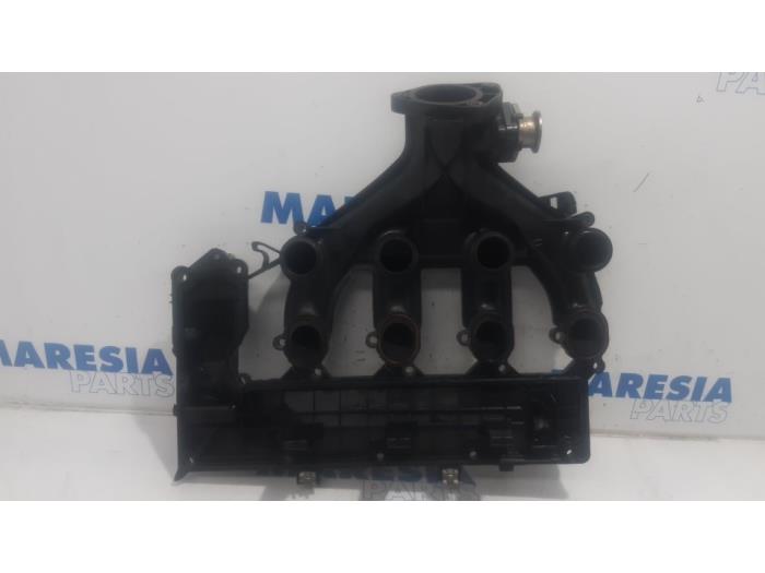 Kleppendeksel van een Peugeot Expert (G9) 2.0 HDi 120 2011