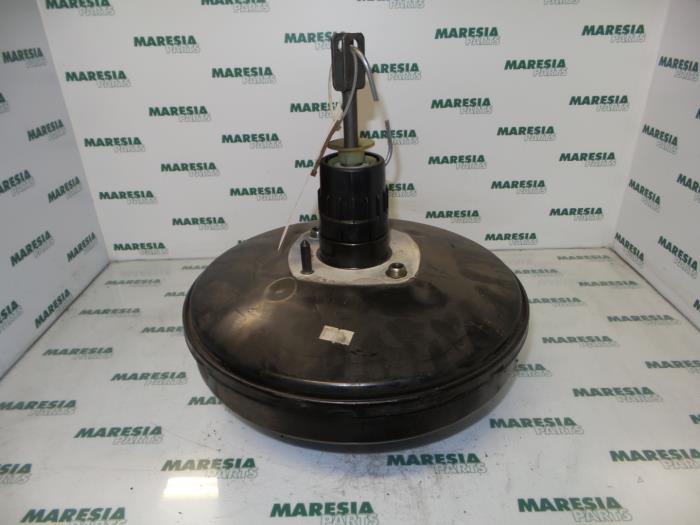 Gebruikte Rembooster Renault Megane II (BM/CM) 1.5 dCi 80 Prijs € 50,00 Margeregeling aangeboden door Maresia Parts