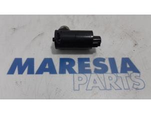 Gebruikte Ruitensproeierpomp voor Citroen C1 1.0 Vti 68 12V Prijs € 10,00 Margeregeling aangeboden door Maresia Parts