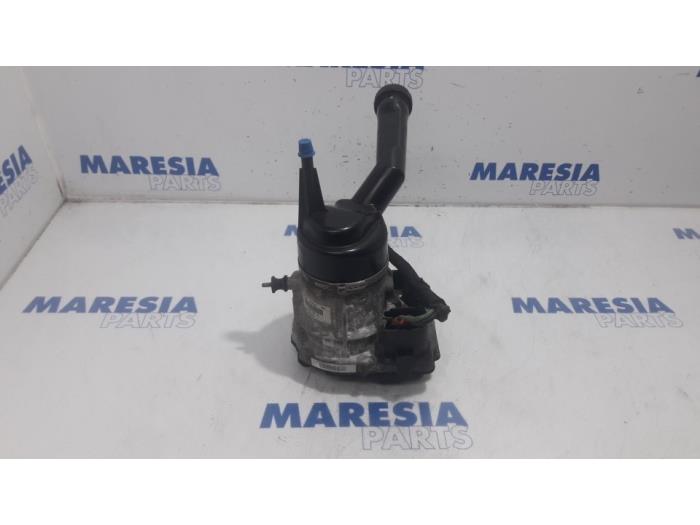 Gebruikte Stuurpomp Peugeot 308 SW (4E/H) 1.6 HDi 16V Prijs € 74,95 Margeregeling aangeboden door Maresia Parts