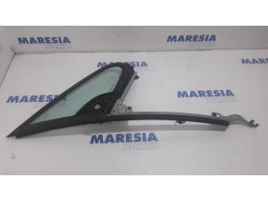Gebruikte Driehoeks Ruit rechts-voor Peugeot 307 CC (3B) 2.0 16V Prijs € 60,00 Margeregeling aangeboden door Maresia Parts