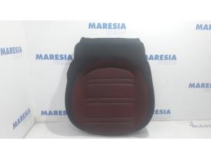 Gebruikte Zitting stoel rechts Fiat Punto III (199) 1.3 JTD Multijet 85 16V Prijs € 50,00 Margeregeling aangeboden door Maresia Parts