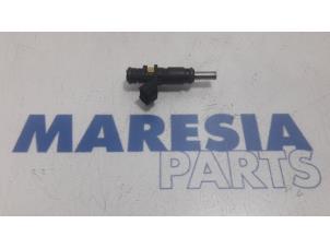 Gebruikte Injector (benzine injectie) Citroen DS4 (NX) 1.6 16V VTi 120 Prijs € 20,00 Margeregeling aangeboden door Maresia Parts