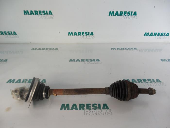 Gebruikte Steekas links-voor Renault Megane Scénic (JA) 2.0 RT Prijs € 40,00 Margeregeling aangeboden door Maresia Parts