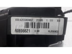 Display Interieur van een Alfa Romeo 159 (939AX) 2.2 JTS 16V 2006