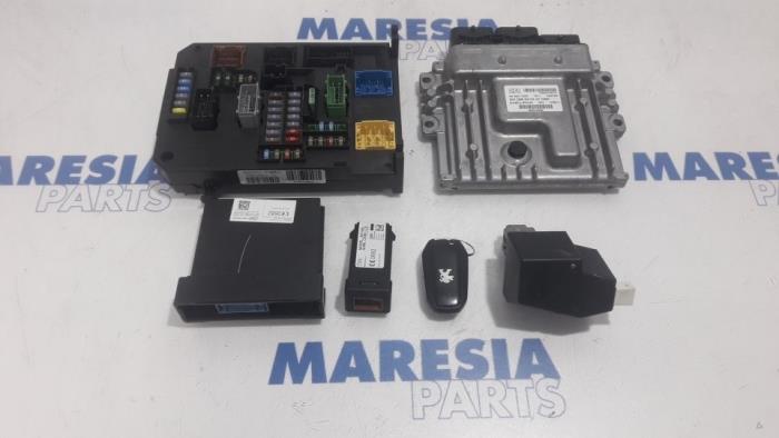 Gebruikte Computer Motormanagement Peugeot 508 SW (8E/8U) 2.0 RXH HYbrid4 16V Prijs € 420,00 Margeregeling aangeboden door Maresia Parts