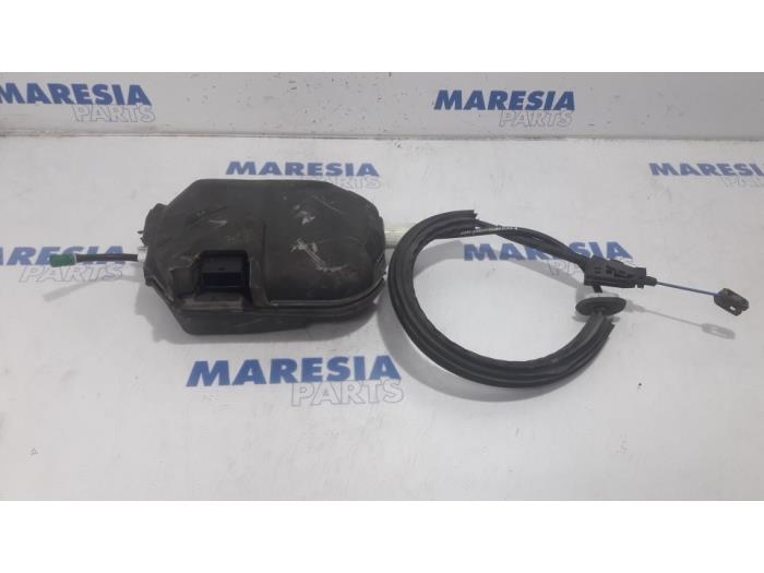 Gebruikte Handrem Mechaniek Peugeot 508 SW (8E/8U) 2.0 RXH HYbrid4 16V Prijs € 315,00 Margeregeling aangeboden door Maresia Parts