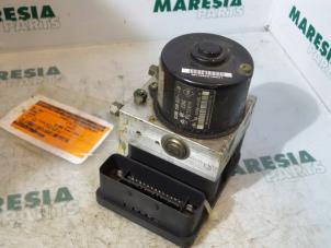 Gebruikte ABS Pomp Renault Laguna II Grandtour (KG) 2.2 dCi 150 16V Prijs € 157,50 Margeregeling aangeboden door Maresia Parts