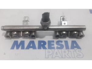 Gebruikte Injector brug Peugeot 508 (8D) 1.6 THP 16V Prijs € 90,00 Margeregeling aangeboden door Maresia Parts