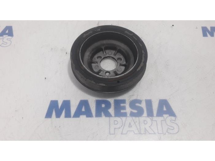 Gebruikte Poelie Krukas Peugeot 208 I (CA/CC/CK/CL) 1.0 Vti 12V PureTech Prijs € 19,95 Margeregeling aangeboden door Maresia Parts