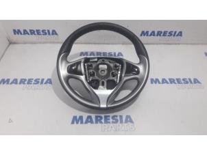 Gebruikte Stuurwiel Renault Clio IV Estate/Grandtour (7R) 1.5 Energy dCi 90 FAP Prijs € 90,00 Margeregeling aangeboden door Maresia Parts