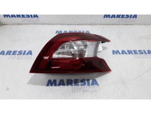 Gebruikte Achterlicht rechts Peugeot 308 (L3/L8/LB/LH/LP) 1.6 BlueHDi 100 Prijs € 105,00 Margeregeling aangeboden door Maresia Parts