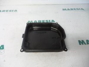 Gebruikte Versnellingsbakdeksel Peugeot 307 Prijs € 25,00 Margeregeling aangeboden door Maresia Parts