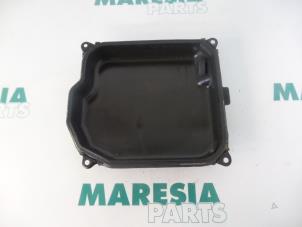 Gebruikte Versnellingsbakdeksel Peugeot 807 2.0 16V Prijs € 25,00 Margeregeling aangeboden door Maresia Parts