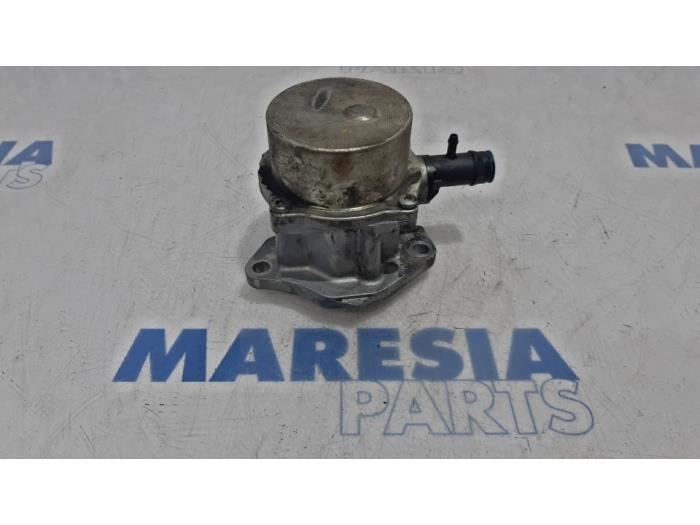 Gebruikte Vacuumpomp (Diesel) Renault Twingo II (CN) 1.5 dCi 90 FAP Prijs € 40,00 Margeregeling aangeboden door Maresia Parts