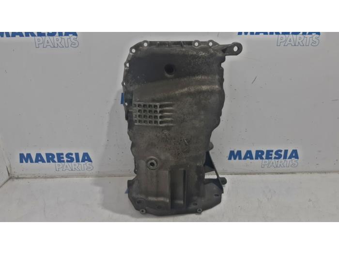 Gebruikte Carterpan Dacia Duster (HS) 1.6 16V Prijs € 50,00 Margeregeling aangeboden door Maresia Parts