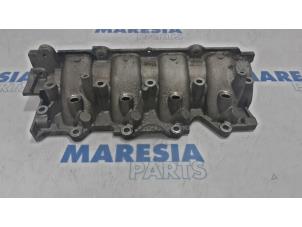 Gebruikte Spruitstuk Inlaat Dacia Duster (HS) 1.6 16V Prijs € 75,00 Margeregeling aangeboden door Maresia Parts