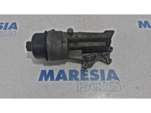 Gebruikte Oliefilterhouder Peugeot 207/207+ (WA/WC/WM) 1.6 16V VTi Prijs € 40,00 Margeregeling aangeboden door Maresia Parts