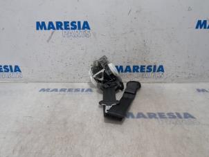 Gebruikte Veiligheidsgordel rechts-voor Peugeot 5008 I (0A/0E) 1.6 THP 16V Prijs € 149,99 Margeregeling aangeboden door Maresia Parts