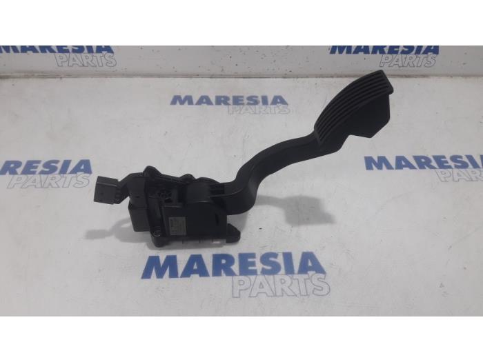Gebruikte Gaspedaalpositie Sensor Fiat Doblo Cargo (263) 1.3 MJ 16V DPF Euro 5 Prijs € 48,40 Inclusief btw aangeboden door Maresia Parts