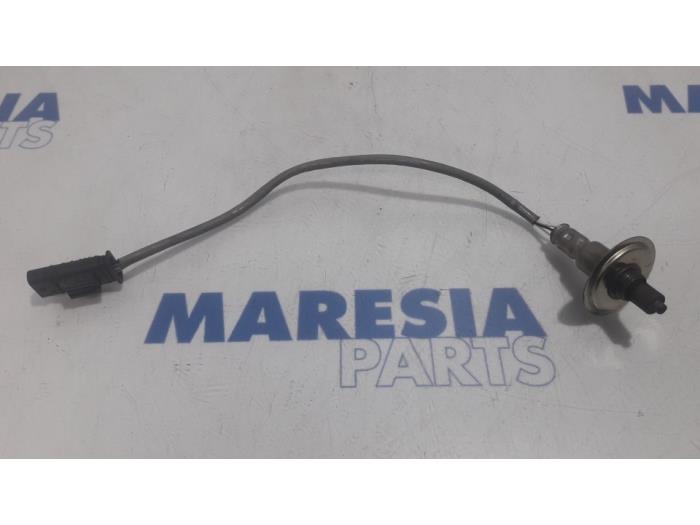 Gebruikte Lambda Sonde Renault Megane IV Estate (RFBK) 1.3 TCE 115 16V Prijs € 60,00 Margeregeling aangeboden door Maresia Parts