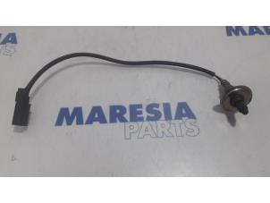 Gebruikte Lambda Sonde Renault Megane IV Estate (RFBK) 1.3 TCE 115 16V Prijs € 60,00 Margeregeling aangeboden door Maresia Parts