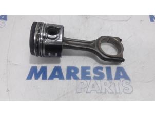 Gebruikte Zuiger Citroen C3 (SC) 1.6 HDi 92 Prijs € 50,00 Margeregeling aangeboden door Maresia Parts