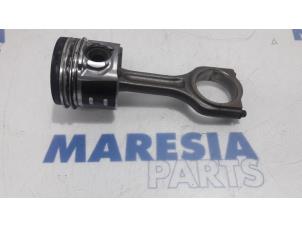 Gebruikte Zuiger Citroen C3 (SC) 1.6 HDi 92 Prijs € 50,00 Margeregeling aangeboden door Maresia Parts