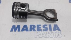 Gebruikte Zuiger Citroen C3 (SC) 1.6 HDi 92 Prijs € 50,00 Margeregeling aangeboden door Maresia Parts