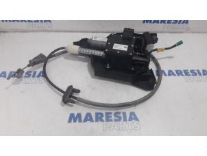 Gebruikte Handrem Mechaniek Peugeot 3008 I (0U/HU) 1.6 HDiF 16V Prijs € 210,00 Margeregeling aangeboden door Maresia Parts