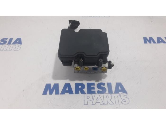 Gebruikte ABS Pomp Peugeot 308 (L3/L8/LB/LH/LP) 1.6 BlueHDi 100 Prijs € 178,50 Margeregeling aangeboden door Maresia Parts