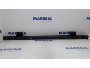 Gebruikte Radiateurbalk Fiat Doblo Cargo (263) 1.3 MJ 16V DPF Euro 5 Prijs € 42,35 Inclusief btw aangeboden door Maresia Parts