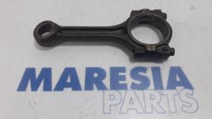 Gebruikte Drijfstang Alfa Romeo Brera (939) 2.2 JTS 16V Prijs € 75,00 Margeregeling aangeboden door Maresia Parts