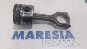 Gebruikte Zuiger Citroen C4 Cactus (0B/0P) 1.6 Blue Hdi 100 Prijs € 75,00 Margeregeling aangeboden door Maresia Parts