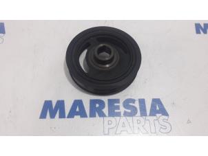 Gebruikte Krukas Poelie Renault Clio IV (5R) 0.9 Energy TCE 90 12V Prijs € 25,00 Margeregeling aangeboden door Maresia Parts