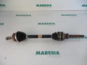 Gebruikte Cardanas rechts-voor (VWA) Renault Laguna I (B56) 2.0 Prijs € 45,00 Margeregeling aangeboden door Maresia Parts